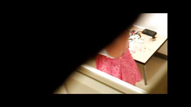 Harti luhur :  Garota seksi com peitinhos andando como uma campeã Sawawa video 